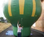 montgolfière publicitaire hélium mcdonald's.jpg